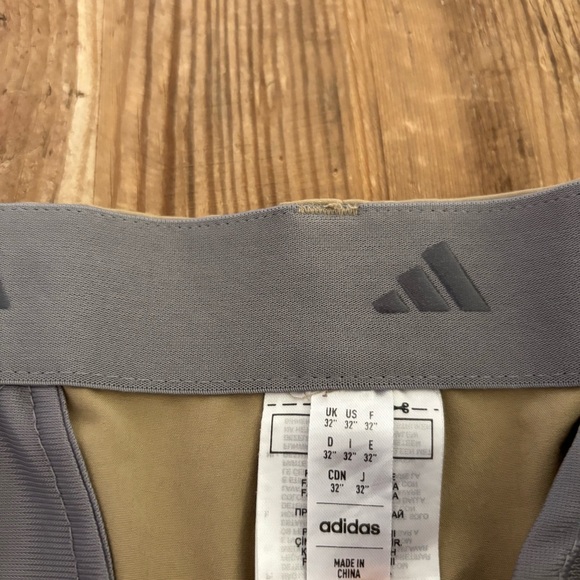 Adidas Ultimate365 8-Inch Hemp Khaki Golf Shorts HR7951
Men’s 32 - Picture 5 of 11